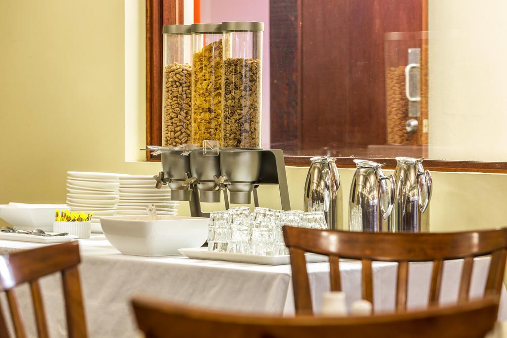 Boomerang Hotel Lavington Εξωτερικό φωτογραφία