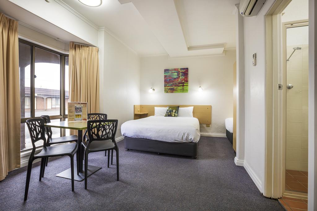 Boomerang Hotel Lavington Εξωτερικό φωτογραφία